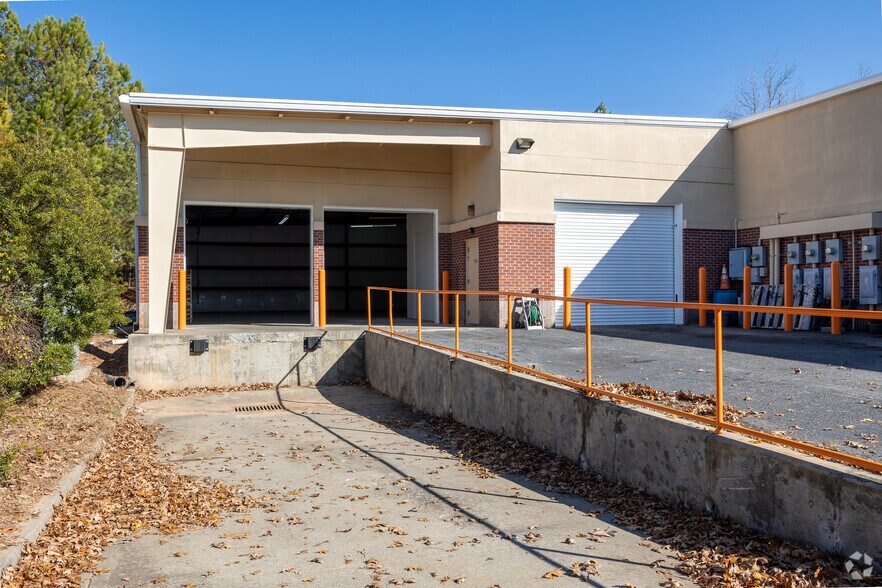 More Photos Of 6580 Jimmy Carter Blvd, Suwanee Distribution For Lease