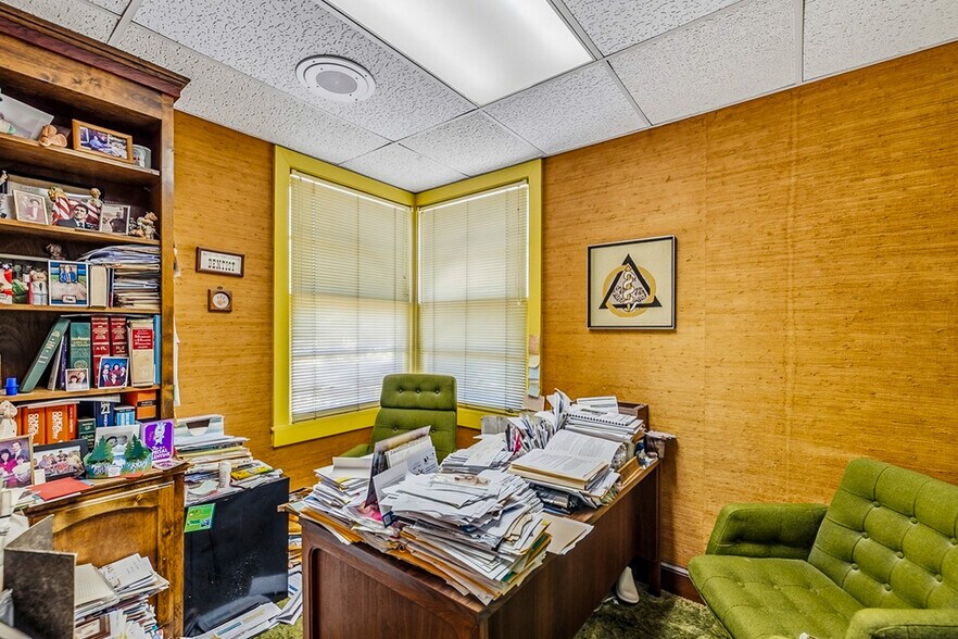 More Photos Of 201 S Weston St, Fountain Inn Office For Sale