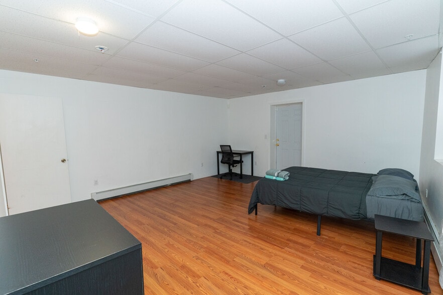 More Photos Of 1166-1168 E Jersey St, Elizabeth Storefront Retail Residential For Sale