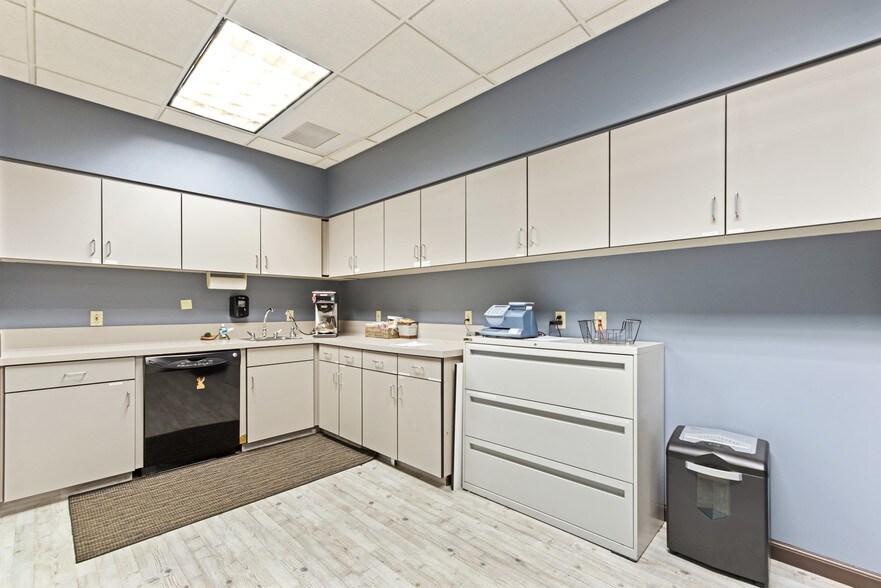 More Photos Of 2700 Airport Way, Boise Medical For Sale