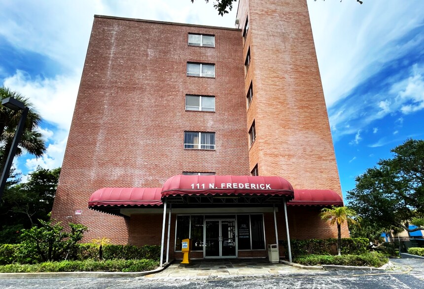More Photos Of 111 N Frederick Ave, Daytona Beach Office Residential For Lease