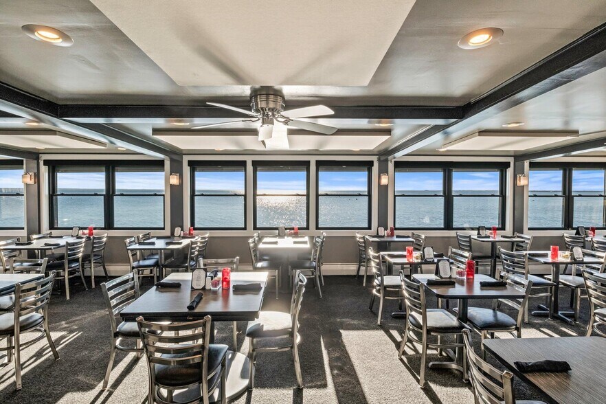 More Photos Of 539 Commercial St, Provincetown Storefront Retail Residential For Sale