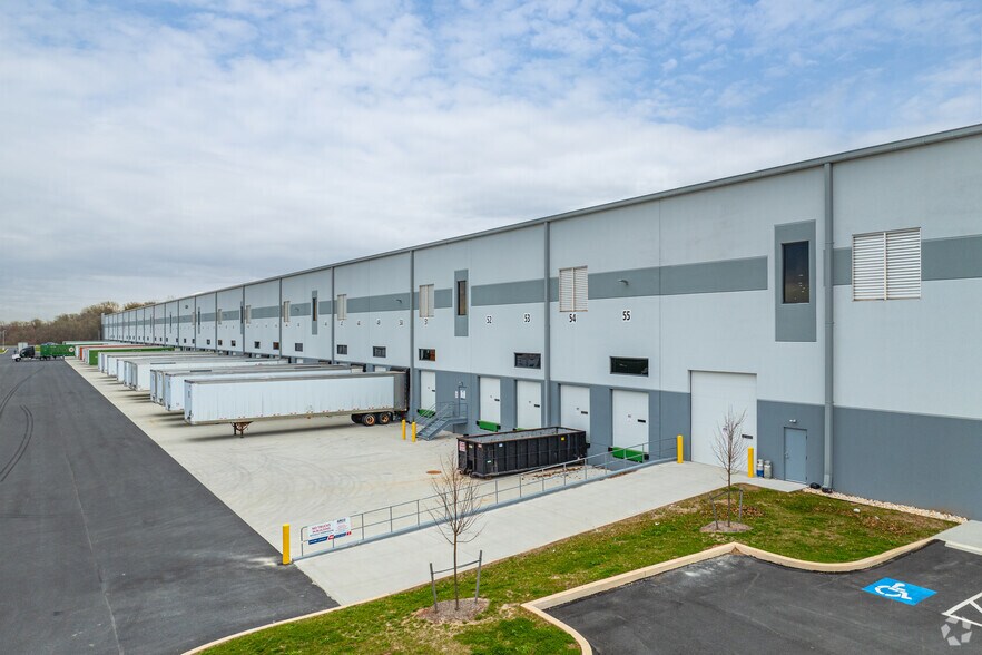 More Photos Of 250 Cloverleaf Rd, York Distribution For Lease