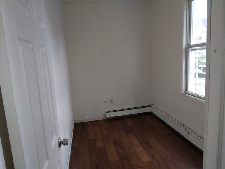 More Photos Of 661 S 18th St, Newark Apartments For Sale
