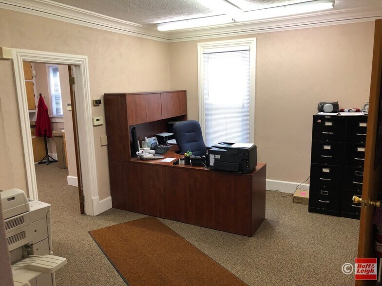 More Photos Of 2046 S Main St, Akron Office For Lease