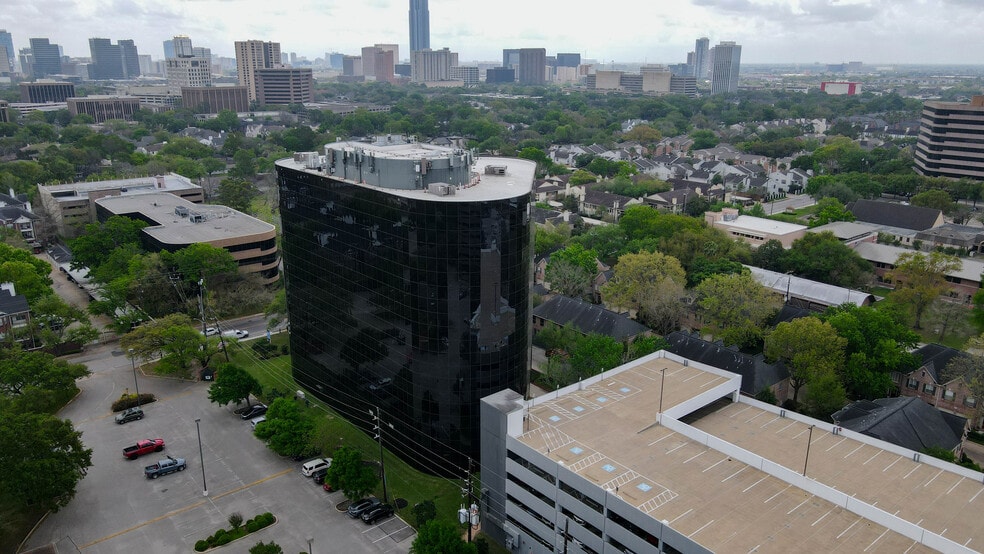 More Photos Of 1800 Bering Dr, Houston Office For Lease