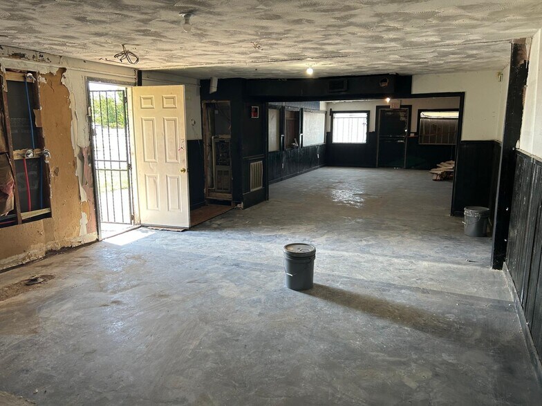 More Photos Of 14201 Main St, Houston Restaurant For Lease
