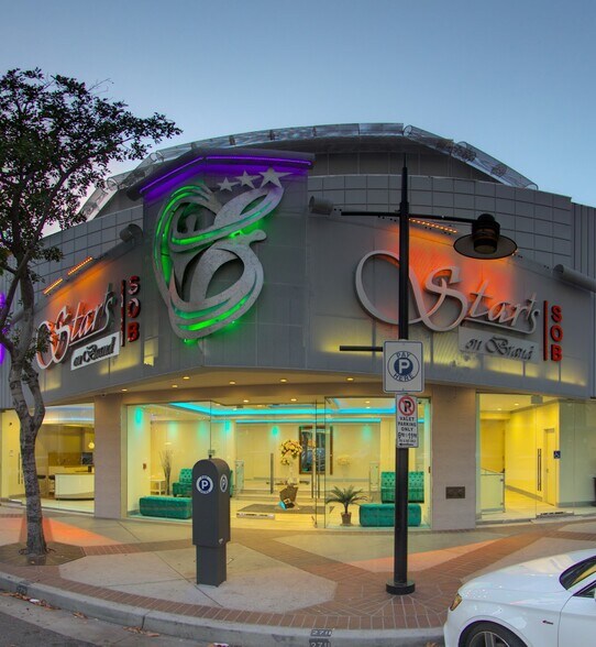 Primary Photo Of 417 1/2-419 N Brand Blvd, Glendale Restaurant For Sale