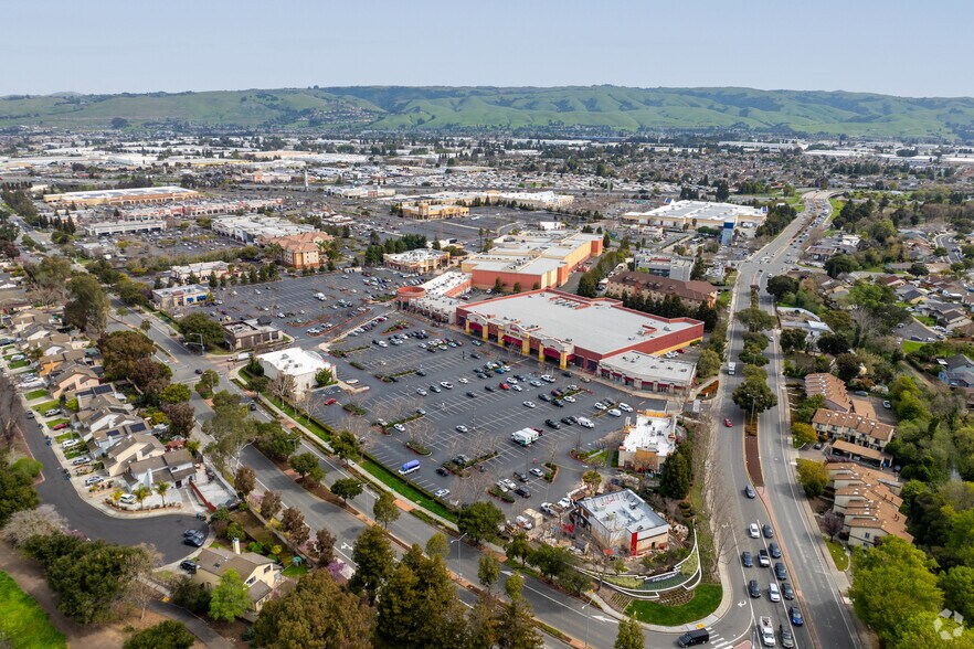 More Photos Of 32300 Dyer St, Union City Supermarket For Sale