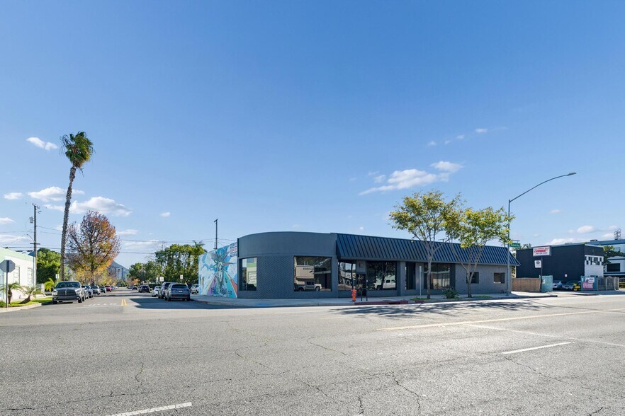 More Photos Of 4000-4004 W Burbank Blvd, Burbank Freestanding For Sale