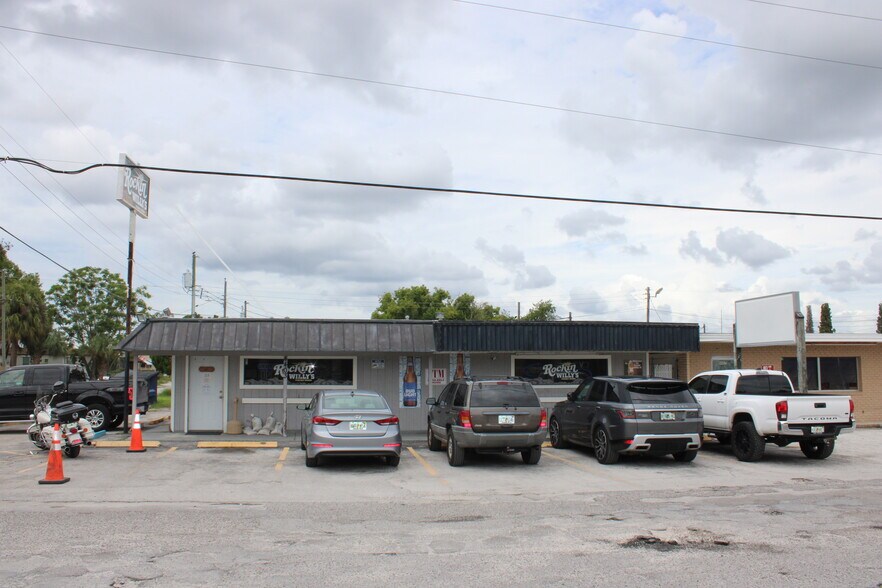 More Photos Of 4403 Buena Vista Ln, Holiday Bar For Sale