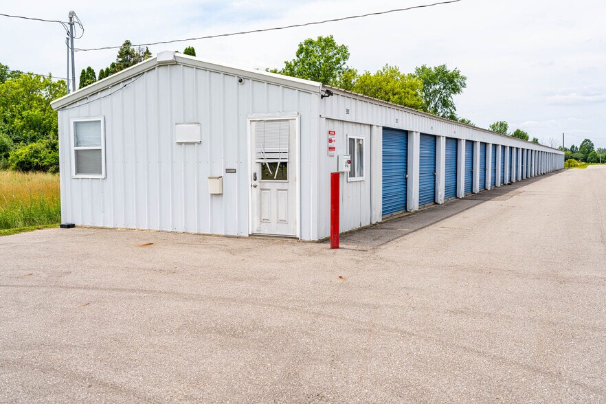 More Photos Of 1067 N Mission Rd, Mount Pleasant Self Storage For Sale