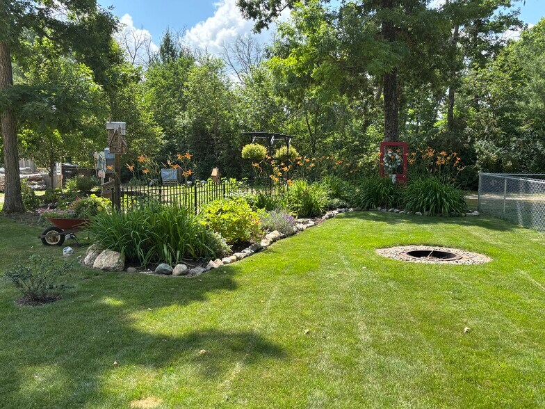 More Photos Of 7332 S M-37, Baldwin Hotel For Sale