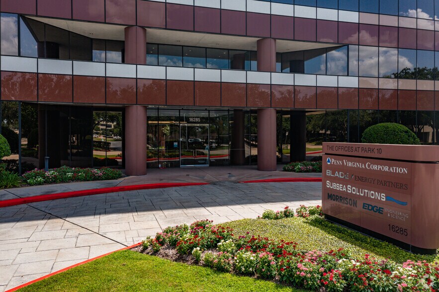 More Photos Of 16285 Park Ten Place Dr, Houston Office For Sale