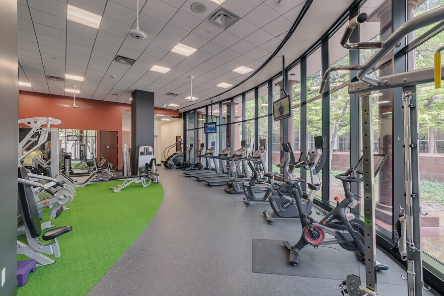 More Photos Of 5001 Spring Valley Rd, Dallas Office For Lease