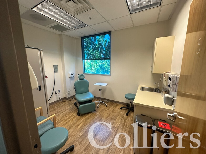 More Photos Of 323 E Riverside Dr, Eagle Medical For Lease