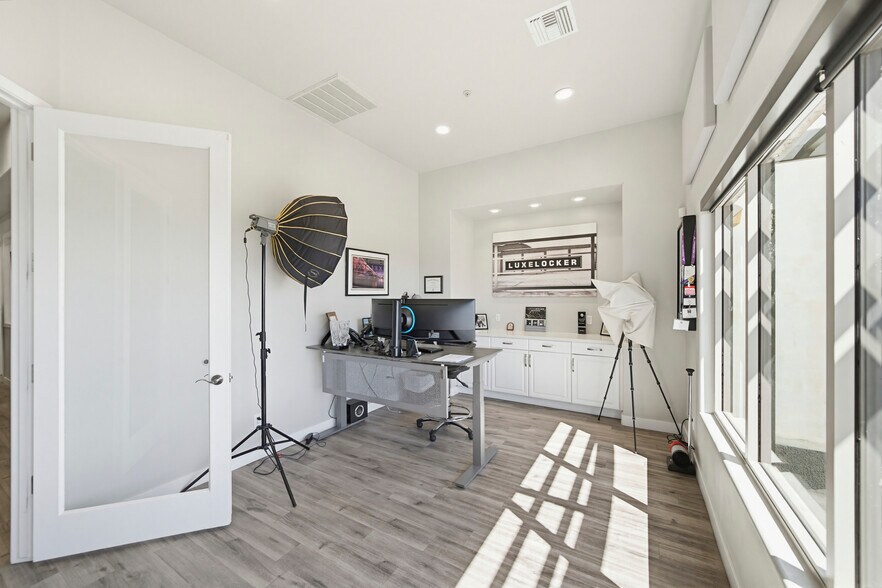 More Photos Of 349 Lake Havasu Ave S, Lake Havasu City Office For Sale