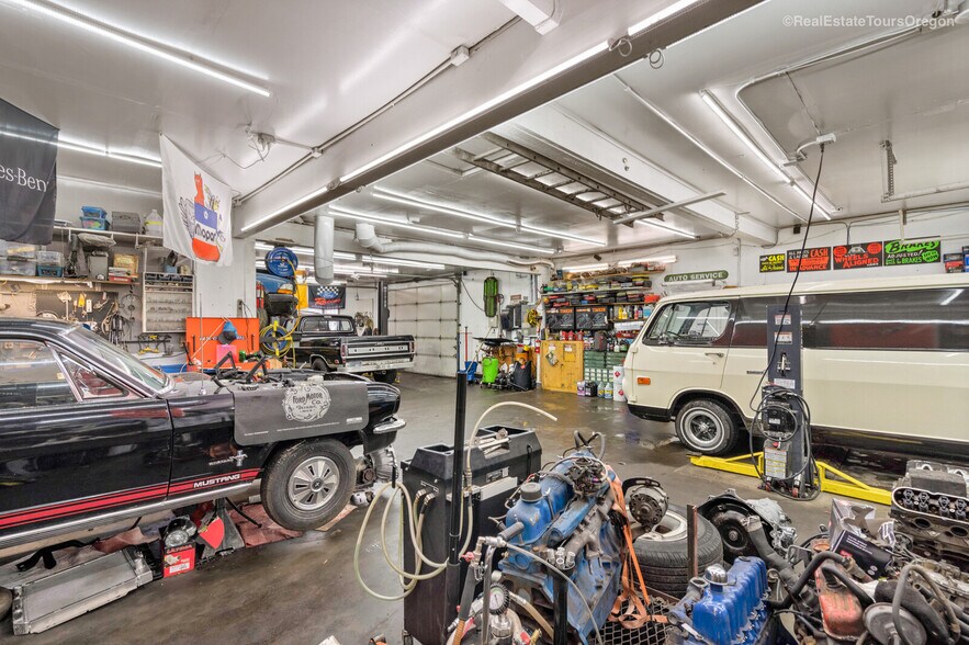 More Photos Of 104 NE 80th Ave, Portland Warehouse For Sale