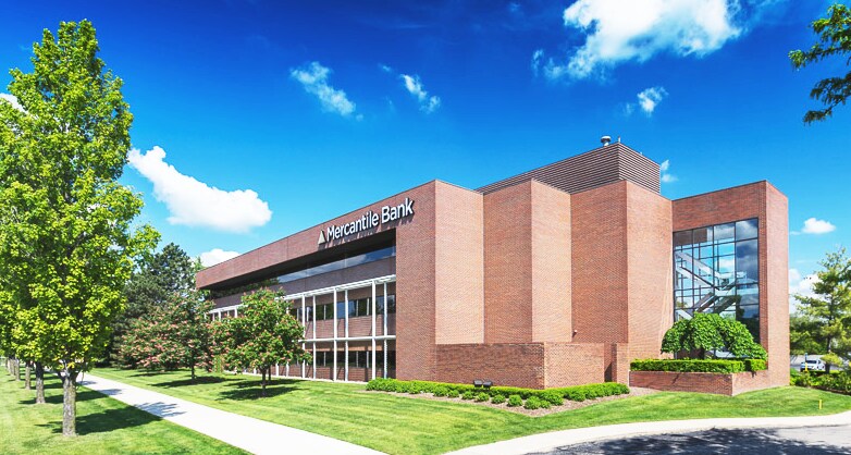 More Photos Of 1700 W Big Beaver Rd, Troy Office For Sale