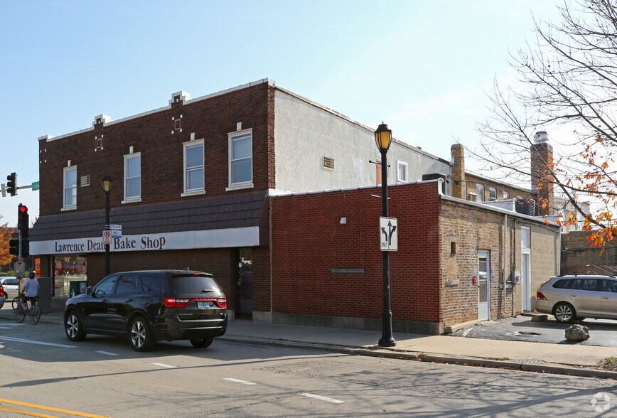 More Photos Of 621 Green Bay Rd, Wilmette Storefront Retail Office For Sale