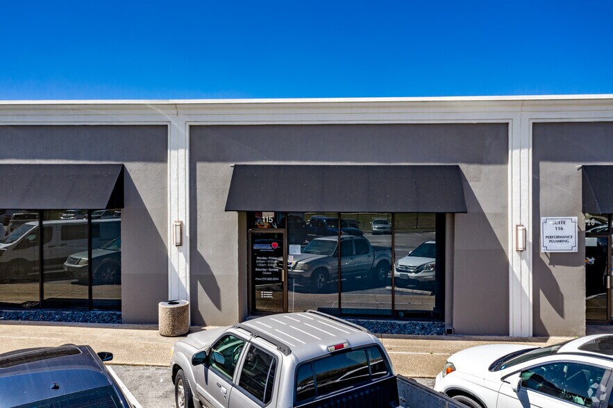 More Photos Of 3700 Fredericksburg Rd, San Antonio General Retail For Lease