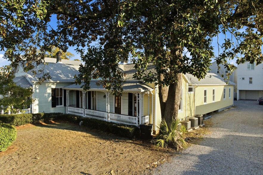 More Photos Of 417 Zarragossa St, Pensacola Office Residential For Sale