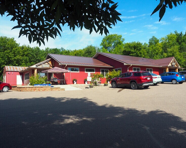 More Photos Of 308 Syme Ave, Glenwood City Veterinarian Kennel For Sale
