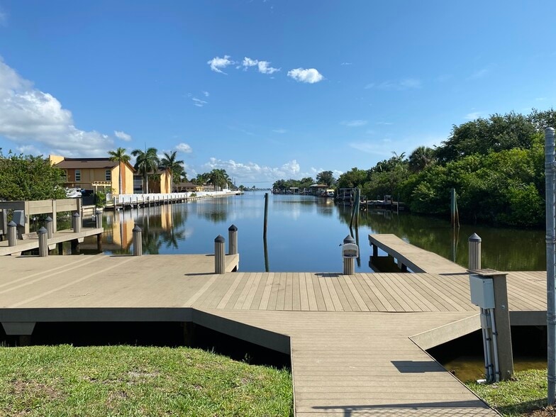 More Photos Of 1800-1850 E Merritt Island Cswy, Merritt Island Auto Dealership For Sale