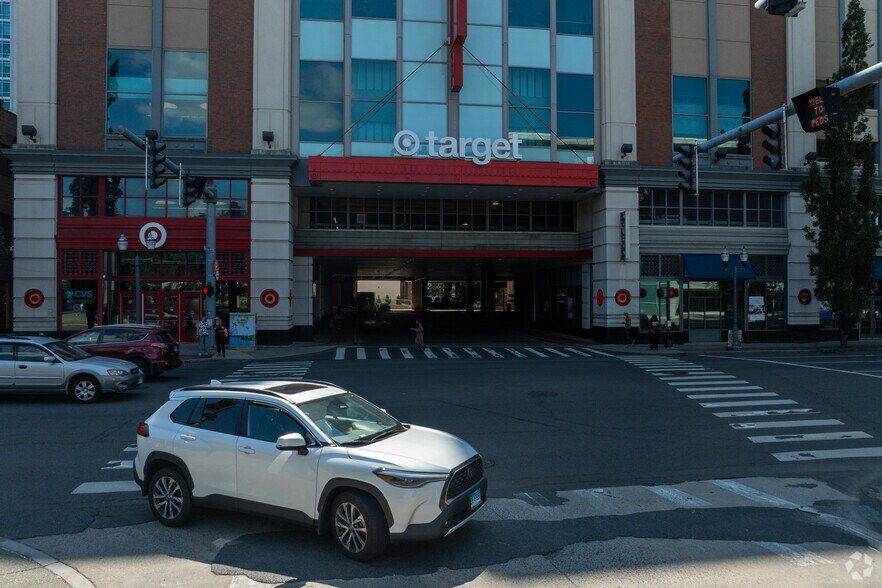 More Photos Of 5 Broad St, Stamford General Retail For Lease