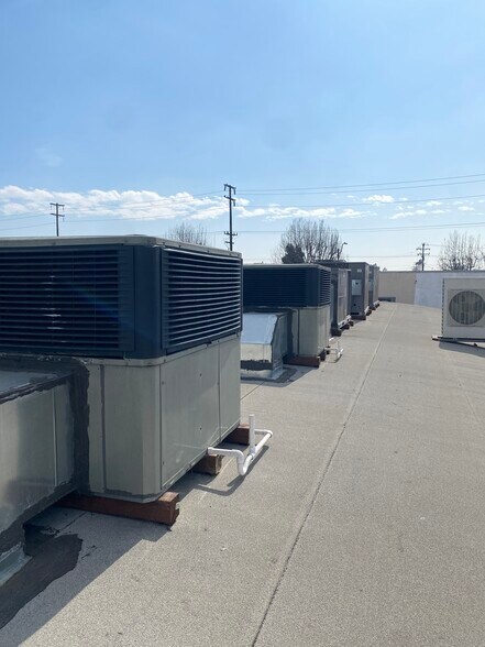 More Photos Of 2519-2521 Randolph St, Huntington Park Manufacturing For Sale