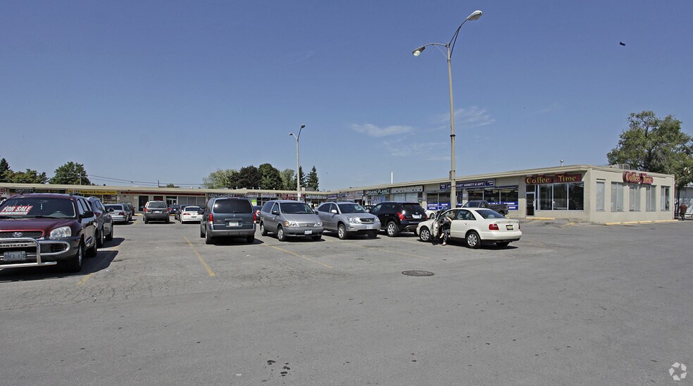 More Photos Of 598-704 Major Mackenzie Dr, Richmond Hill Storefront For Lease