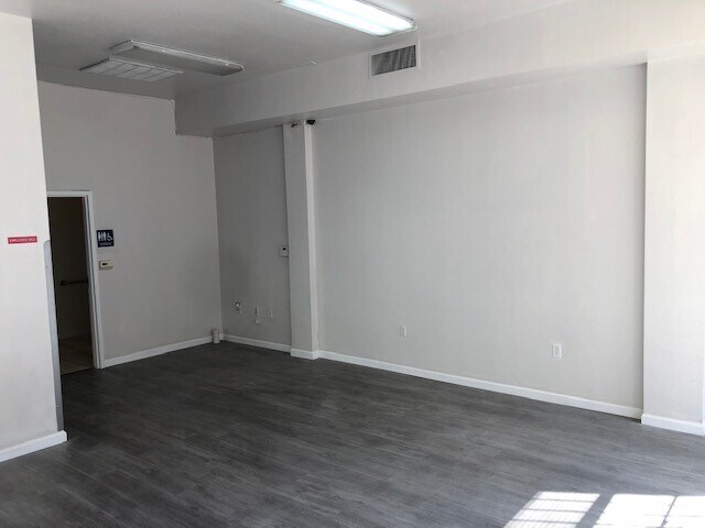 More Photos Of 2400 Webster St, Oakland Freestanding For Lease