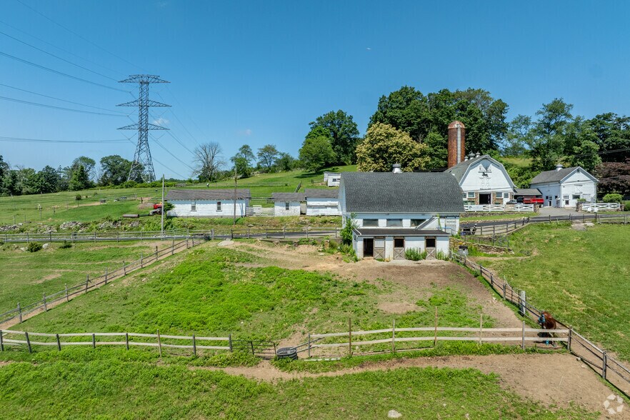 More Photos Of 11 Charlottesburg Rd, Boonton Horse Stables For Sale