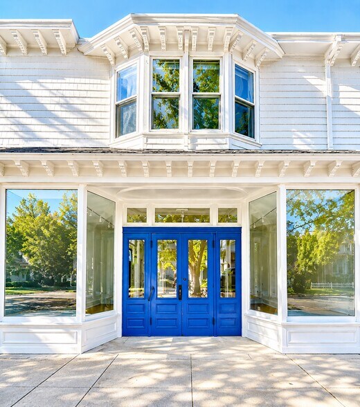 Primary Photo Of 290 Main St, Sag Harbor General Retail For Lease