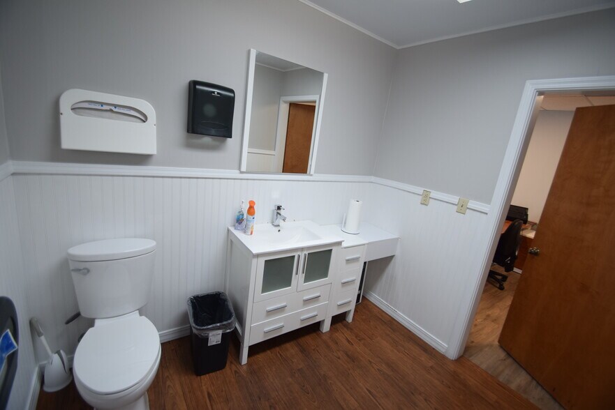 More Photos Of 888 NW Hill St, Bend Office For Lease