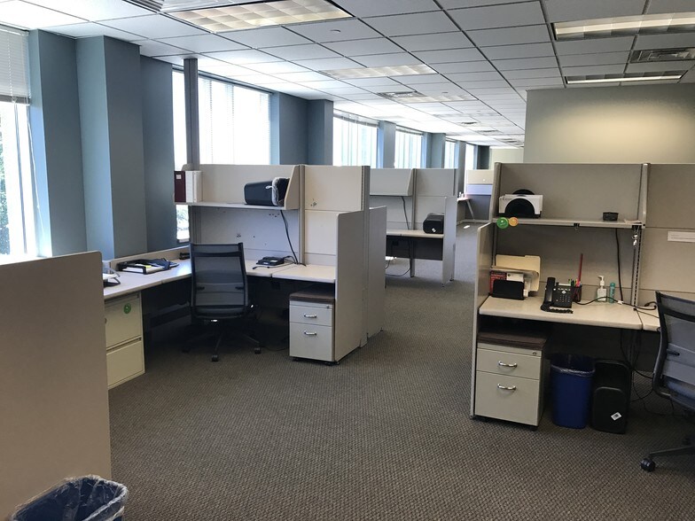 More Photos Of 7645 Lyndale Ave, Richfield Office For Lease