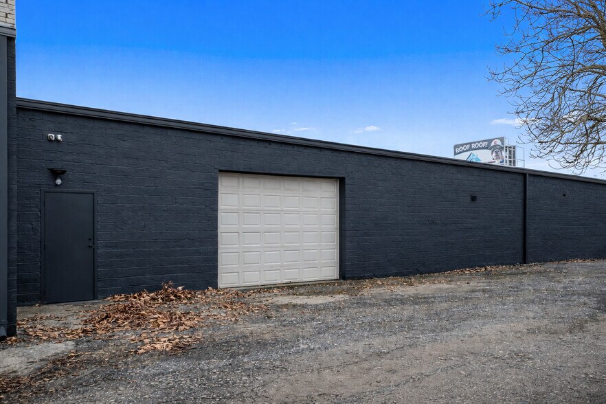More Photos Of 1048 Patton Ave, Asheville Storefront For Lease