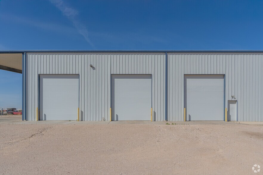 More Photos Of 8511 W Interstate 20, Midland Warehouse For Lease