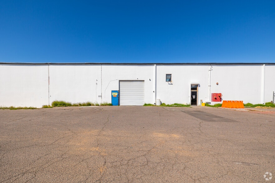 More Photos Of 1315 E Gibson Ln, Phoenix Warehouse For Lease