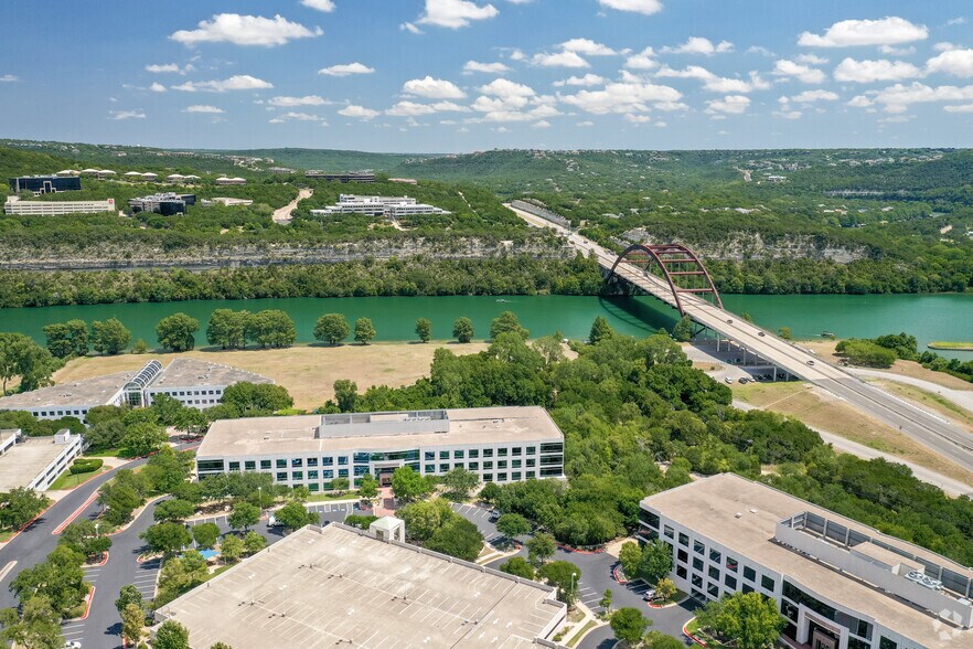 More Photos Of 5001 Plaza On The Lake Dr, Austin Office For Lease
