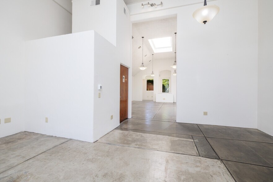More Photos Of 132-134 Matheson St, Healdsburg Storefront For Sale