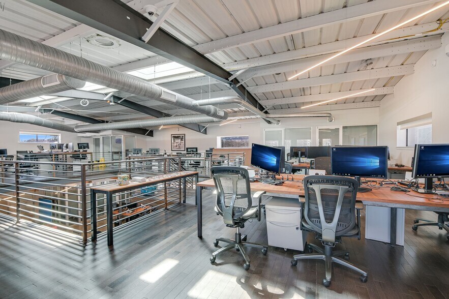 More Photos Of 5323 Levander Loop, Austin Office For Sale