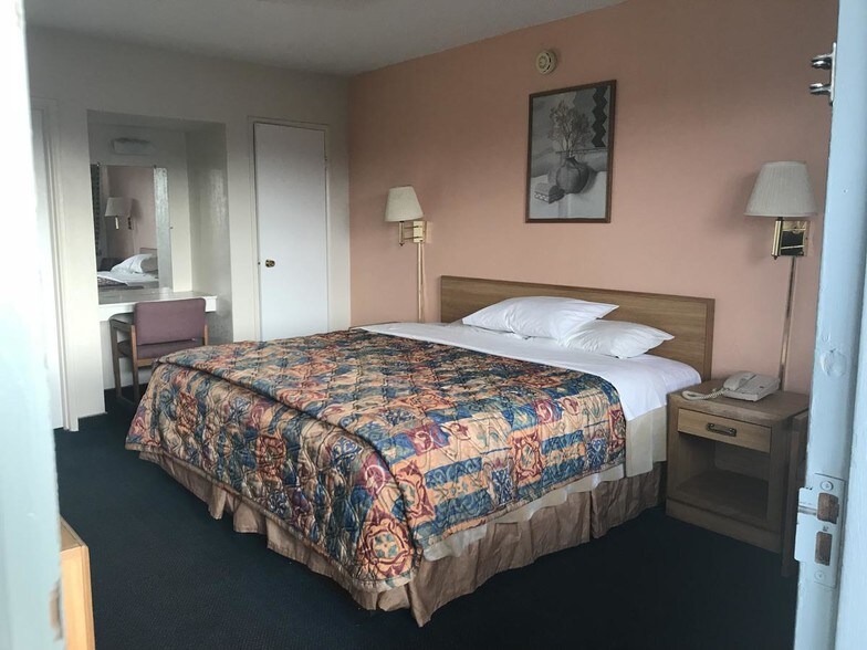 More Photos Of 1214 E Route 66 Blvd, Tucumcari Hotel For Sale