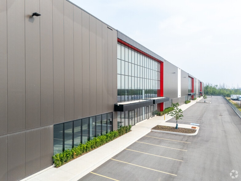 More Photos Of 1047 Barton St E, Hamilton Manufacturing For Sale