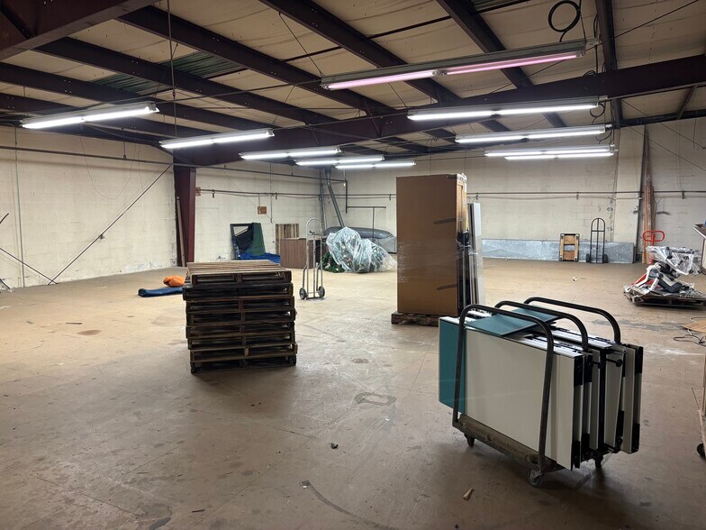 More Photos Of 14625-14640 SE 82nd Dr, Clackamas Manufacturing For Lease