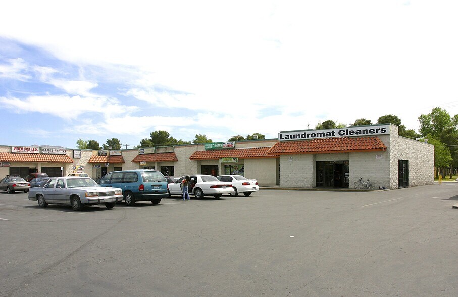 More Photos Of 3104-3130 N Las Vegas Blvd, Las Vegas Unknown For Lease