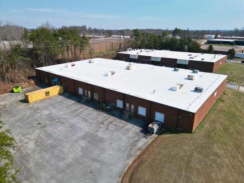 More Photos Of 615 Alton Pl, High Point Warehouse For Lease