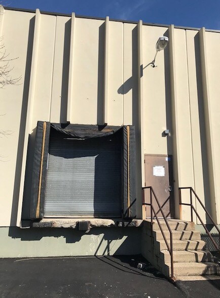 More Photos Of 26 Law Dr, Fairfield Warehouse For Lease