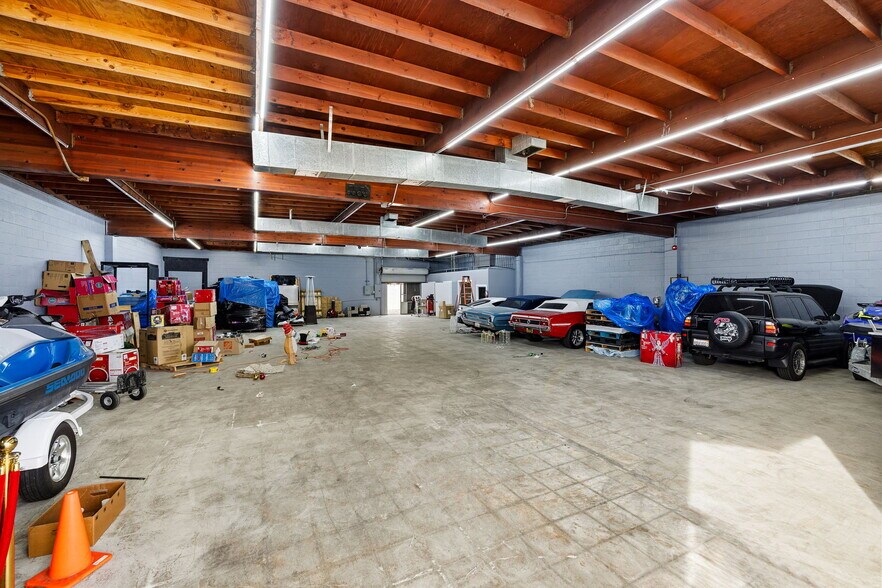 More Photos Of 915-1011 N Willowbrook Ave, Compton Warehouse For Sale