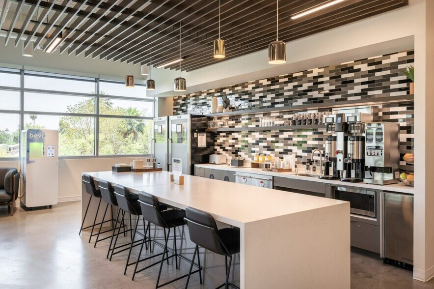 More Photos Of 2801 E Camelback Rd, Phoenix Coworking Space